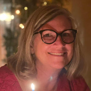 Meet your Posher, Debbie